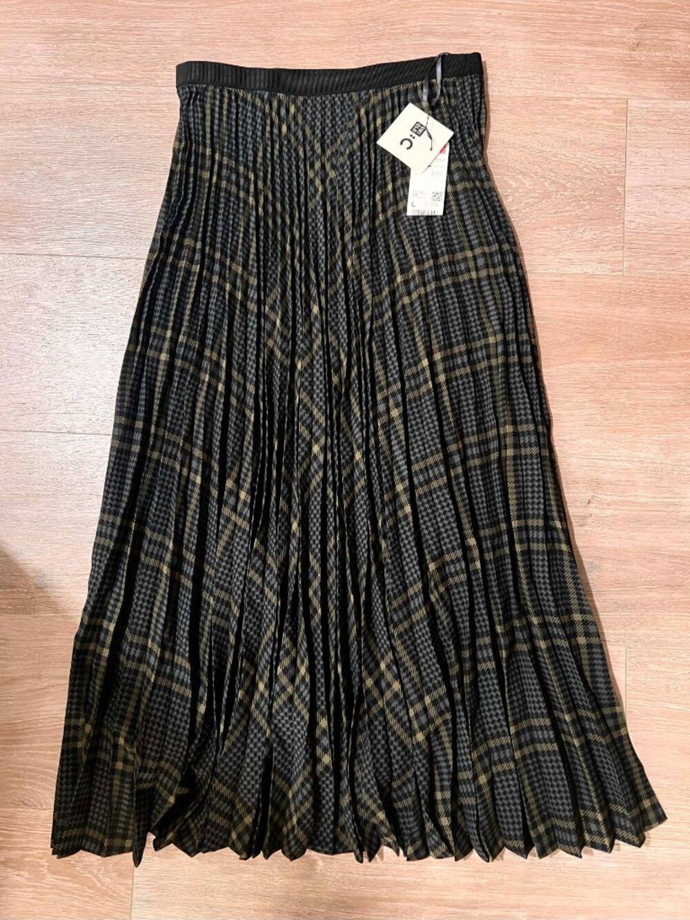 NWT! $59 UNIQLO Pleated Plaid Long Maxi Skirt Small (Japanese Medium)